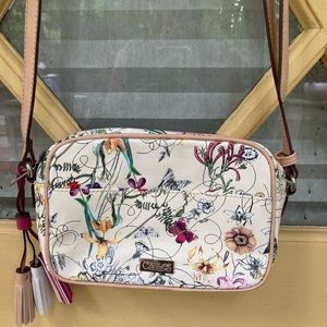 Beautiful Crossbody bag by Carlos